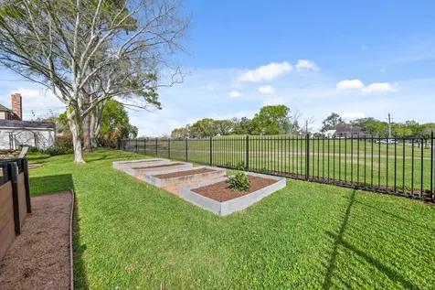 3002 Hampton Drive Missouri City TX 77459