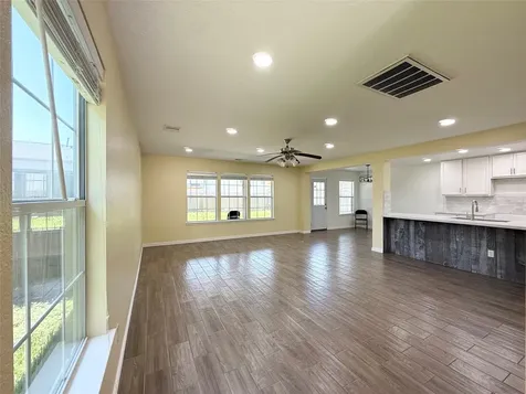 910 Staffordale Manor Lane Houston TX 77047