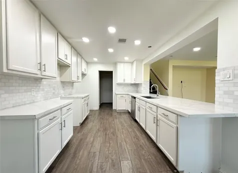 910 Staffordale Manor Lane Houston TX 77047