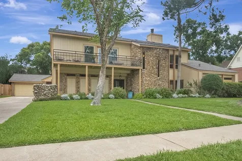 307 Crestwood Drive El Lago TX 77586