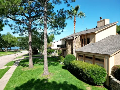 307 Crestwood Drive El Lago TX 77586