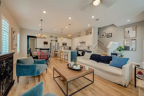 909-A W 35th Street A Houston TX 77018