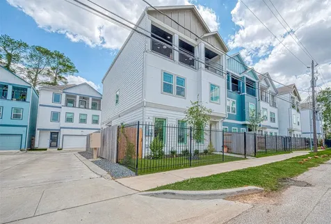 909-A W 35th Street A Houston TX 77018