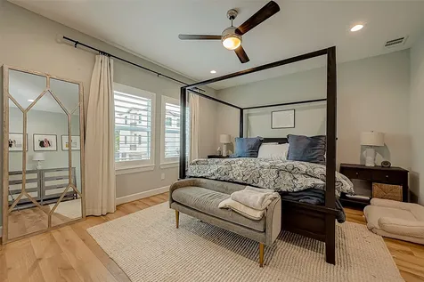 909-A W 35th Street A Houston TX 77018