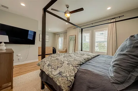 909-A W 35th Street A Houston TX 77018