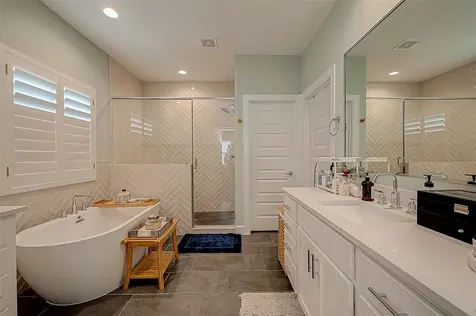909-A W 35th Street A Houston TX 77018
