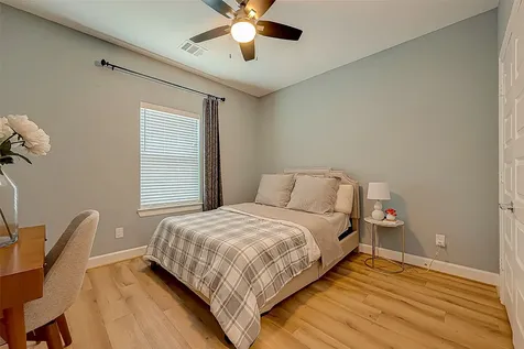 909-A W 35th Street A Houston TX 77018