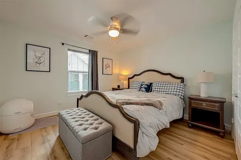 909-A W 35th Street A Houston TX 77018