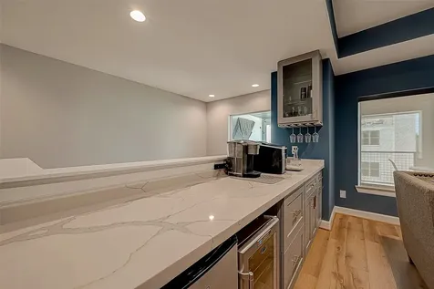 909-A W 35th Street A Houston TX 77018