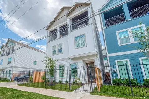 909-A W 35th Street A Houston TX 77018
