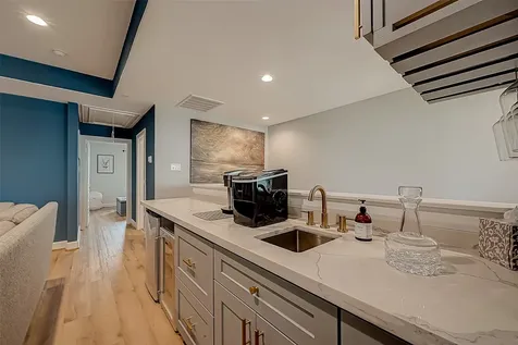 909-A W 35th Street A Houston TX 77018