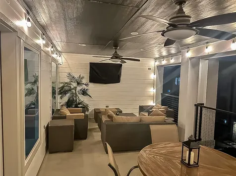 909-A W 35th Street A Houston TX 77018