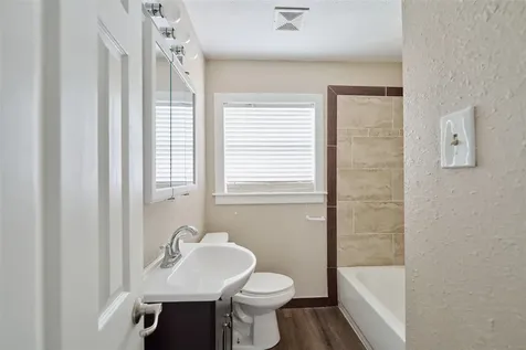4914 Yellowstone Boulevard Houston TX 77021