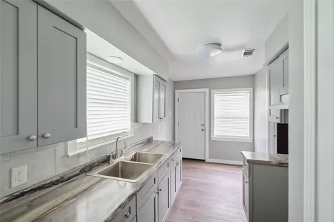 4914 Yellowstone Boulevard Houston TX 77021