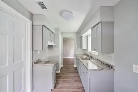 4914 Yellowstone Boulevard Houston TX 77021