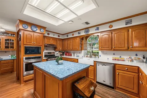 423 Jane Street East Bernard TX 77435