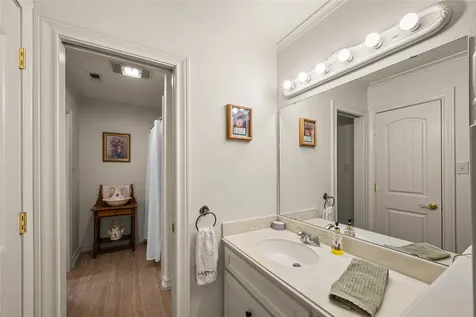 423 Jane Street East Bernard TX 77435