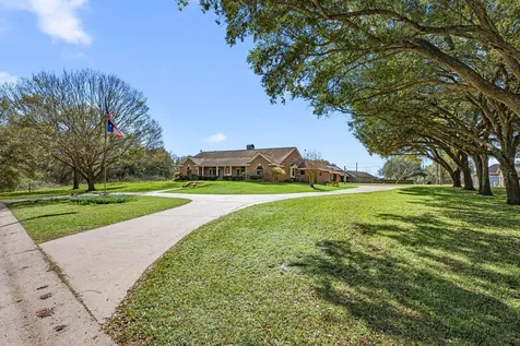 423 Jane Street East Bernard TX 77435