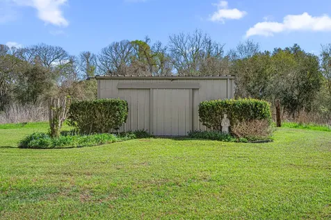 423 Jane Street East Bernard TX 77435