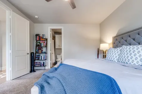 1827 Wrenwood Lakes Houston TX 77043
