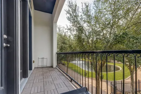 1827 Wrenwood Lakes Houston TX 77043