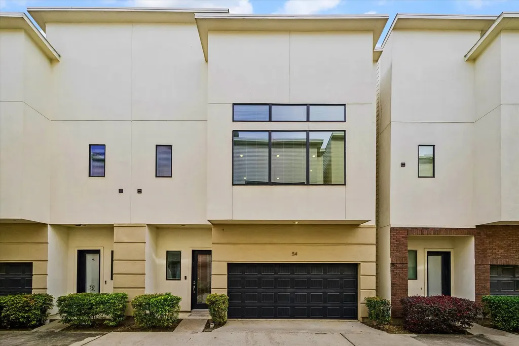 54 N Hutcheson Street Houston TX 77003