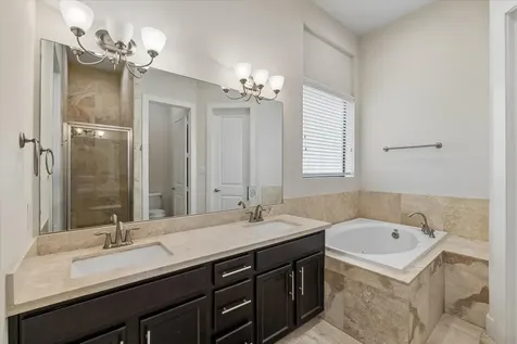 54 N Hutcheson Street Houston TX 77003