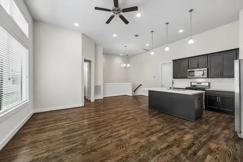 54 N Hutcheson Street Houston TX 77003