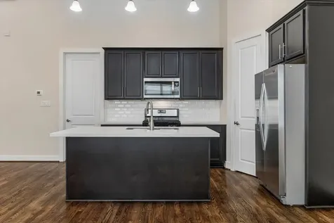 54 N Hutcheson Street Houston TX 77003