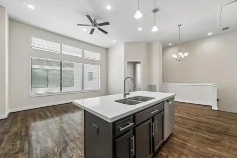54 N Hutcheson Street Houston TX 77003