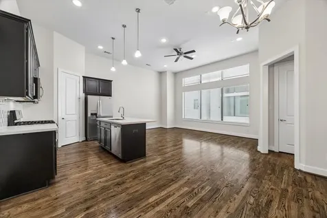 54 N Hutcheson Street Houston TX 77003