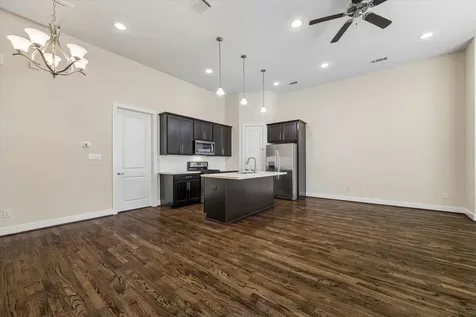 54 N Hutcheson Street Houston TX 77003