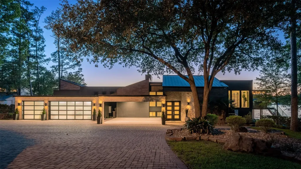 15721 Lakeway Drive Willis TX 77318
