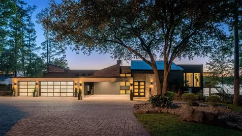 15721 Lakeway Drive Willis TX 77318
