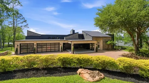15721 Lakeway Drive Willis TX 77318