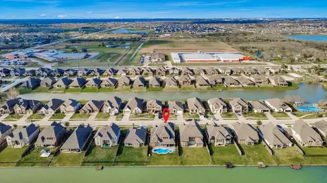 2714 Newport Lake Boulevard Manvel TX 77578