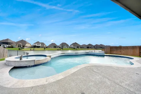 2714 Newport Lake Boulevard Manvel TX 77578