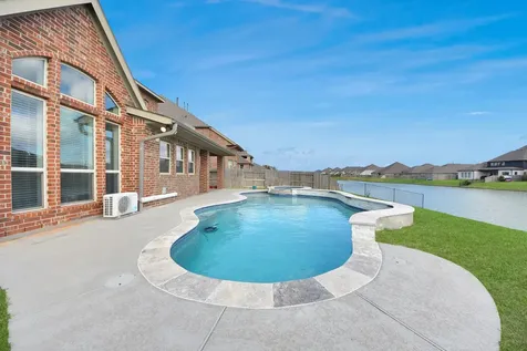 2714 Newport Lake Boulevard Manvel TX 77578