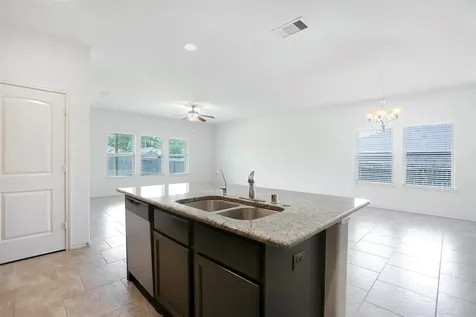 166 Meadow Grove Drive Conroe TX 77384