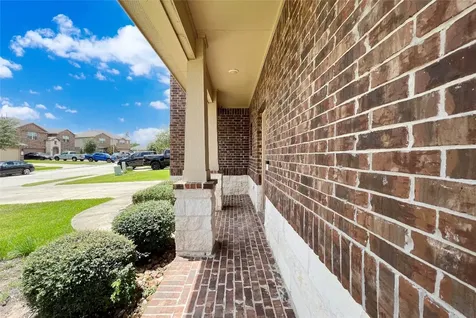 166 Meadow Grove Drive Conroe TX 77384