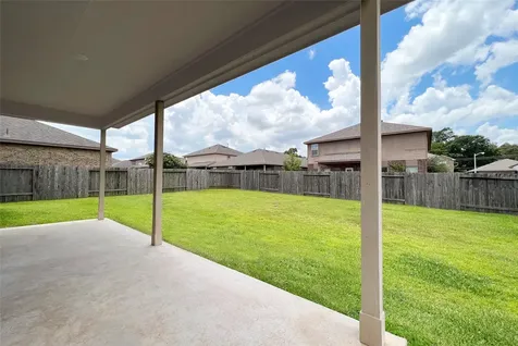 166 Meadow Grove Drive Conroe TX 77384