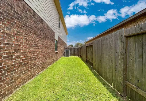 166 Meadow Grove Drive Conroe TX 77384