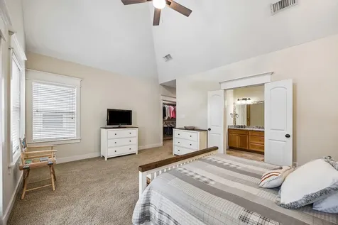 1017 W 16th Street Houston TX 77008