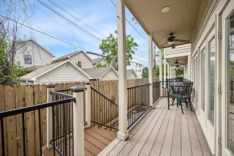 1017 W 16th Street Houston TX 77008