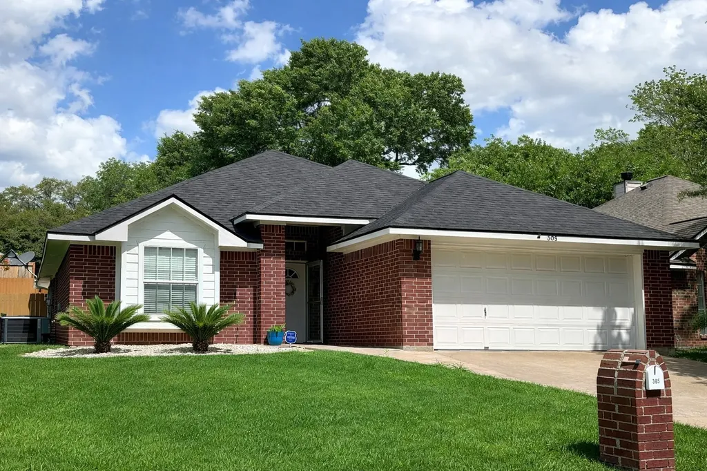 305 Scenic Brook Street Brenham TX 77833