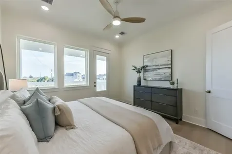 4011 Miramar Court Galveston TX 77554