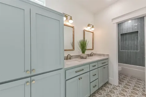 4011 Miramar Court Galveston TX 77554