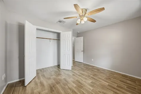 2734 Trinity Glen Lane Houston TX 77047