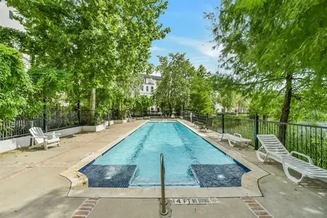 2058 Fannin Station N Houston TX 77045