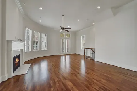 2058 Fannin Station N Houston TX 77045